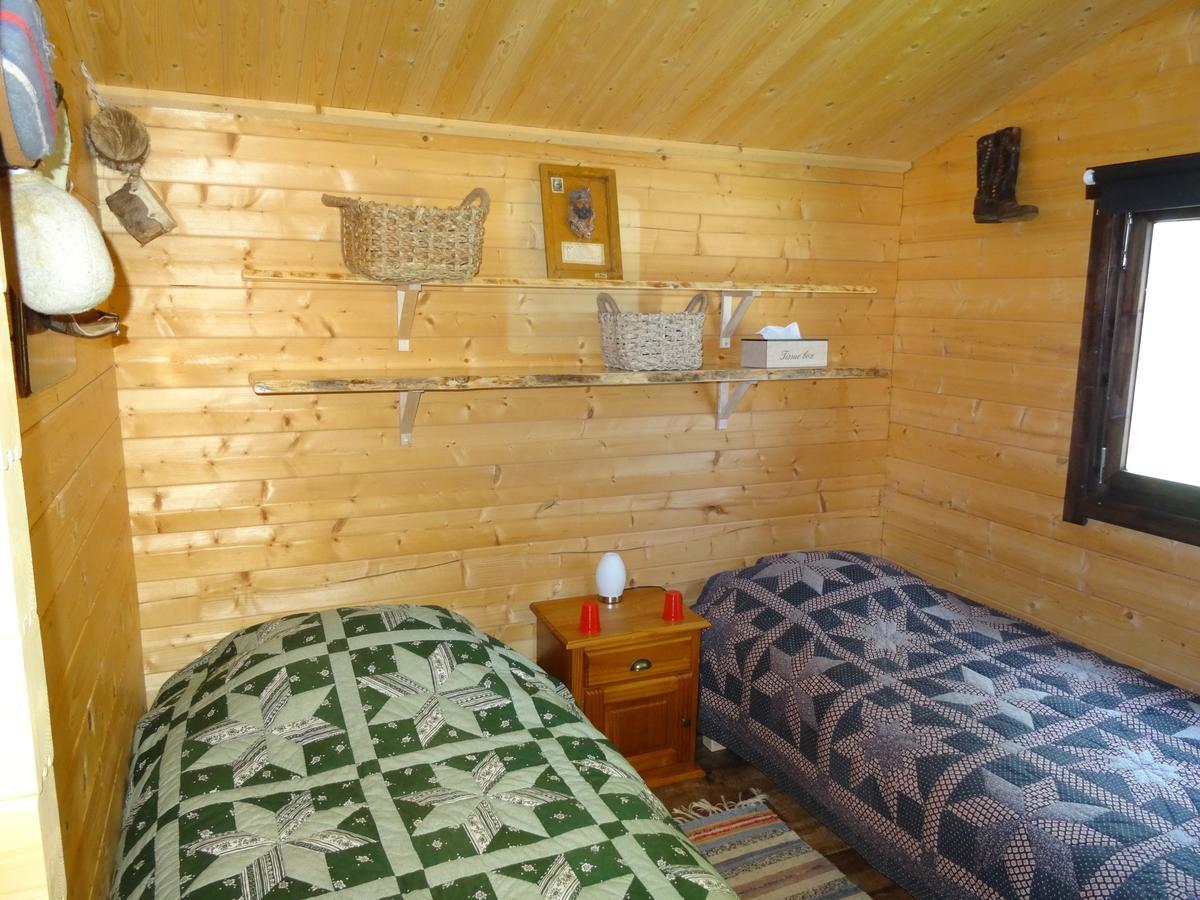 Bed and Breakfast Sun Dance Ranch Eksharad Экстерьер фото